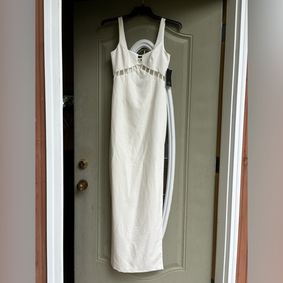NWT Luxury Aidan Mattox White Maxi Dress US 2 - Picture 2 of 9